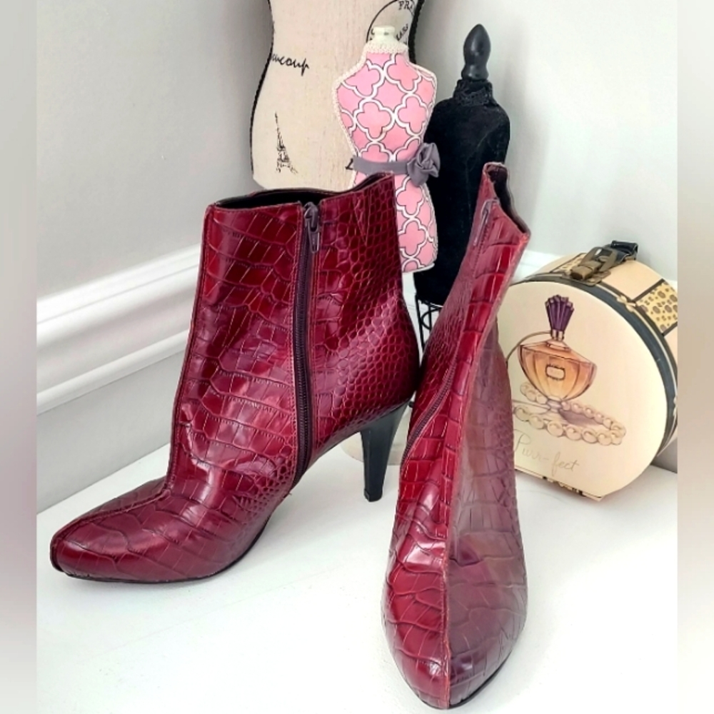 Ashley Brooke Maroon/Black Tisha Snakeskin Print Leather Boots Pre-owned
